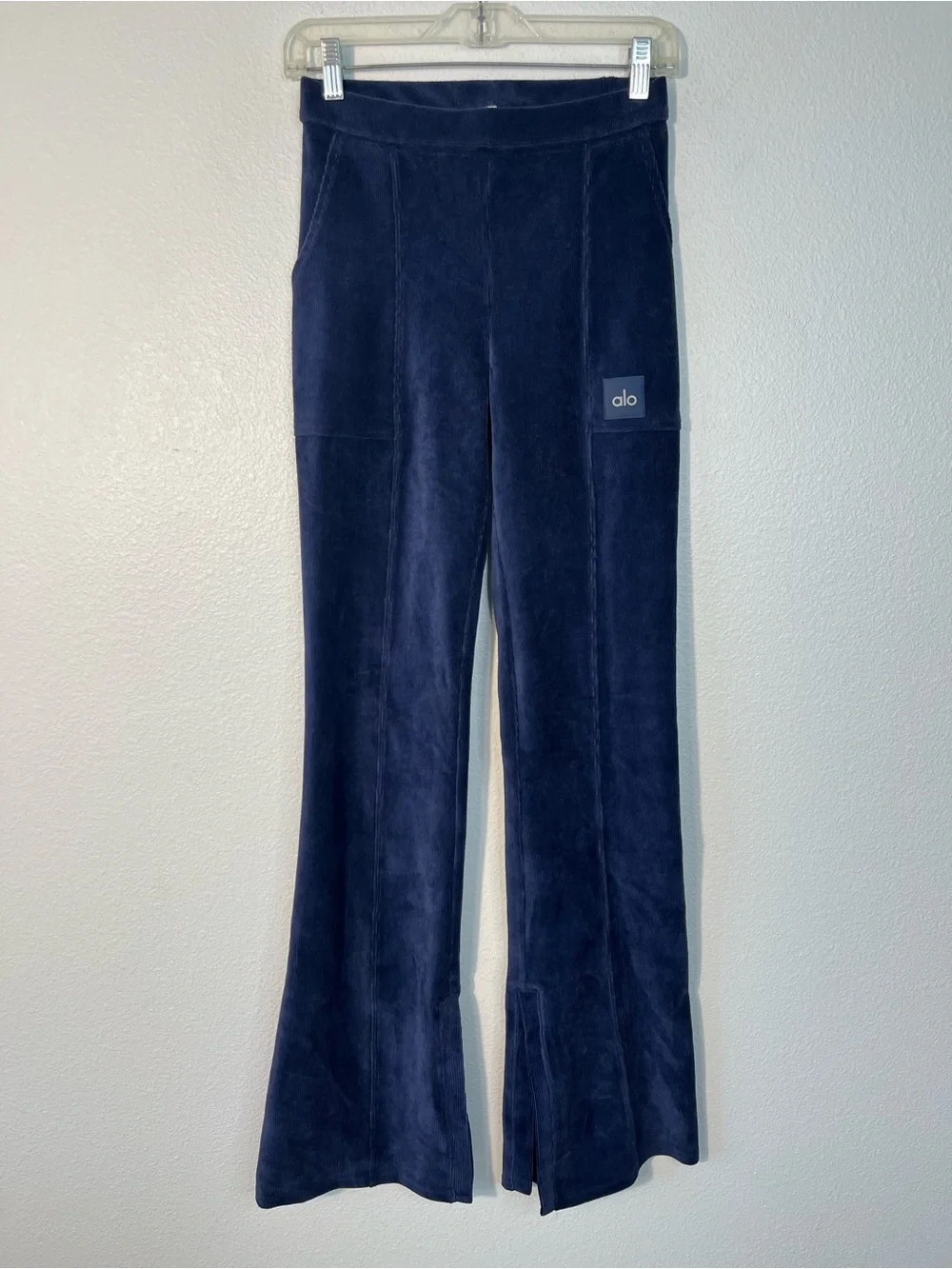 Alo Yoga Micro Corduroy High-Waist Winter Break Flare Pant Size Small Blue